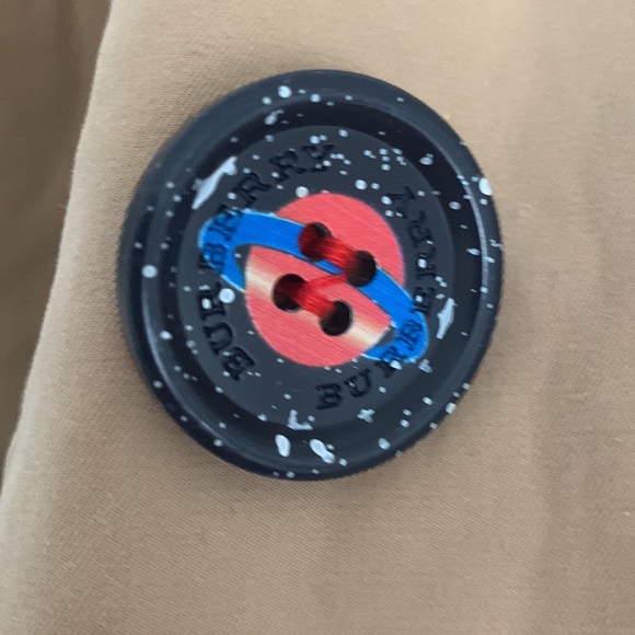 Burberry Women’s 2 Oversized Tan Trench Coat with multi-color/design Buttons - Picture 7 of 11